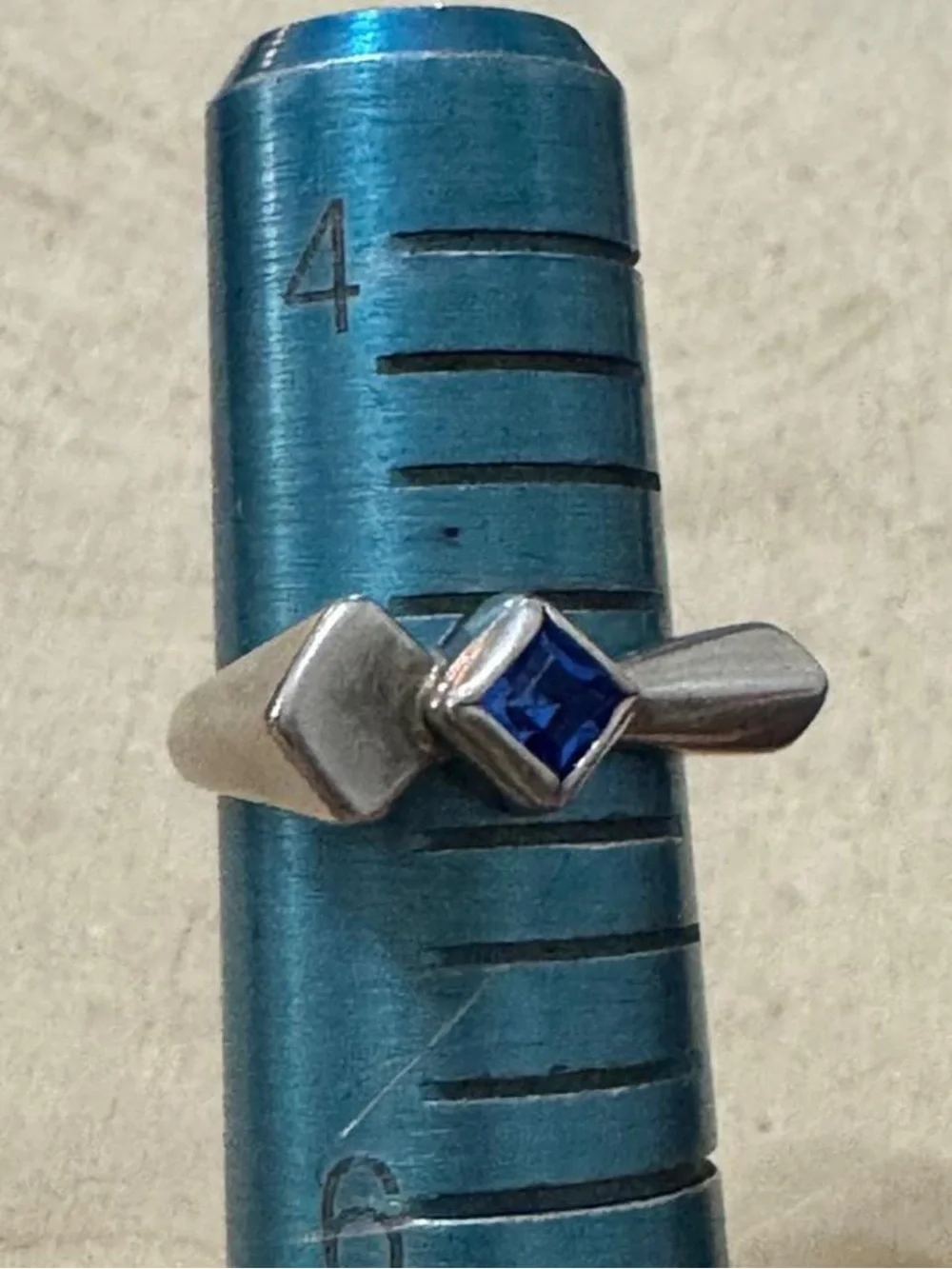 925 Sterling Silver Modernist Blue Gemstone Ring Size 5